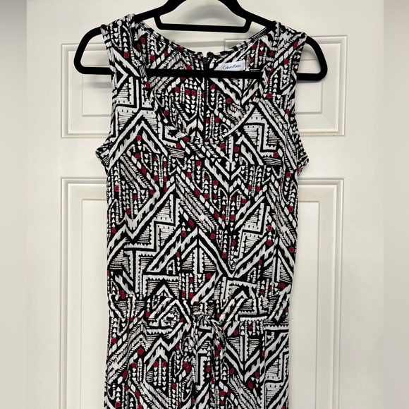 Calvin Klein Geometric Print Sleeveless Jumpsuit‎ - Picture 2 of 6